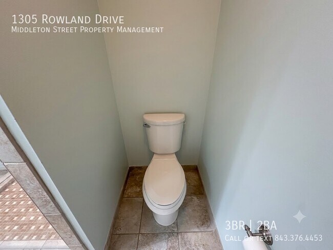Building Photo - 1305 Rowland Dr