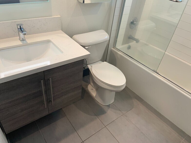 Building Photo - 3743 Midvale Ave