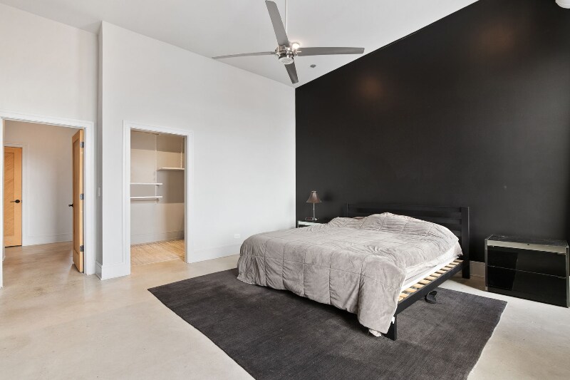 Building Photo - 2419 W 14th St