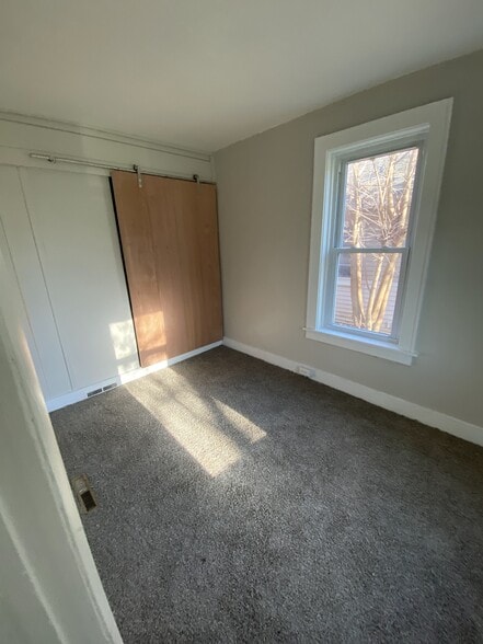 Building Photo - 1828 Davis Ave