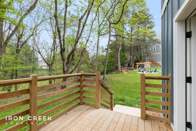 Building Photo - Stunning Three-Bedroom Home in Candler
