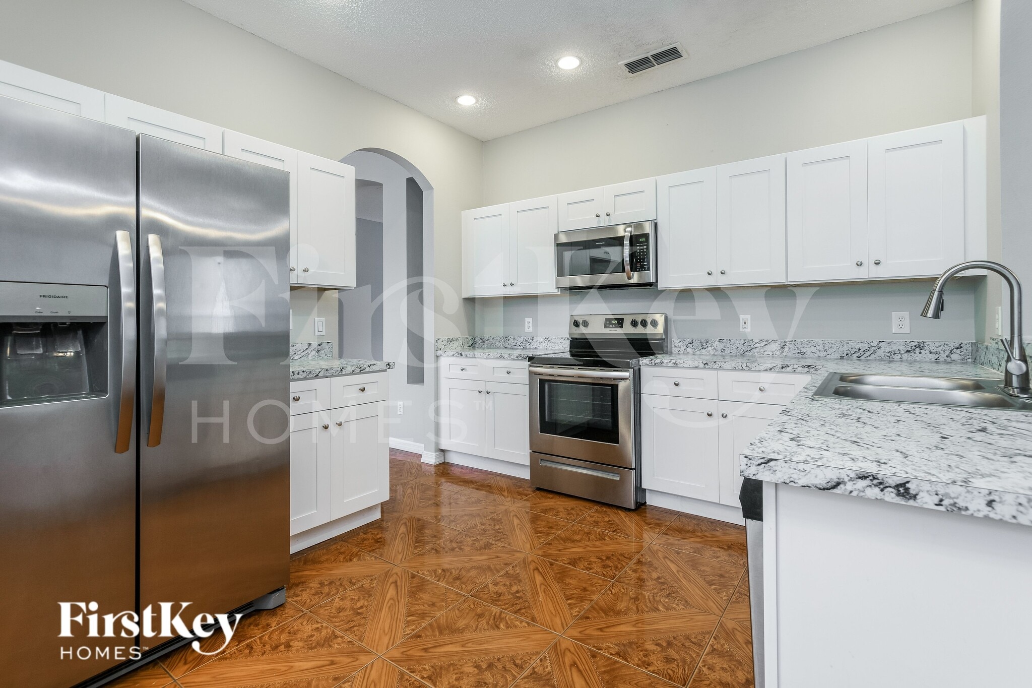 Building Photo - 12816 Enclave Dr