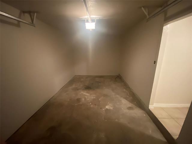 Building Photo - 2025 El Capitan Dr
