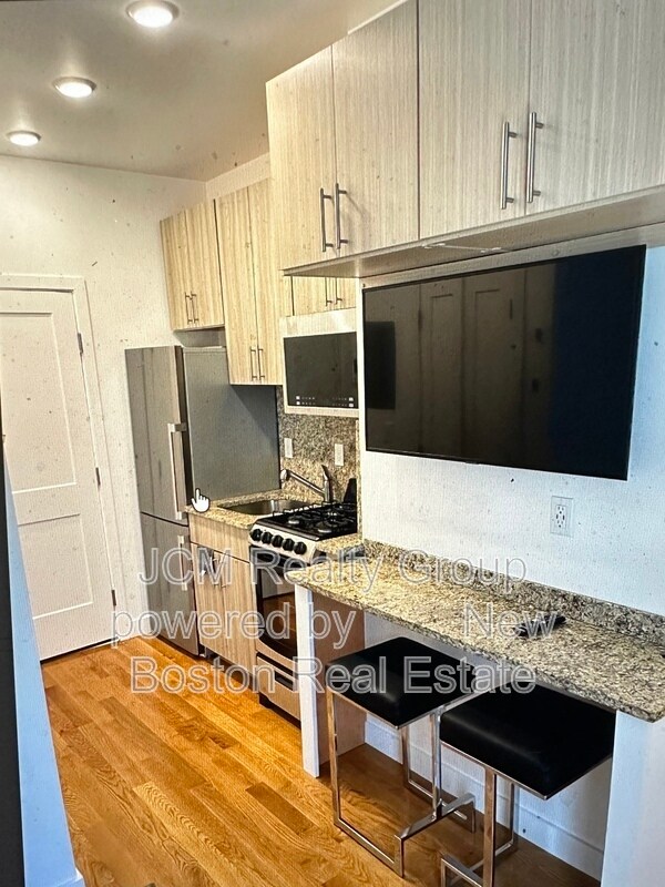 Building Photo - 16 Fifth Street