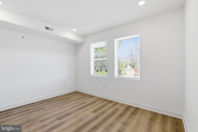 Building Photo - 2532 N 11th St
