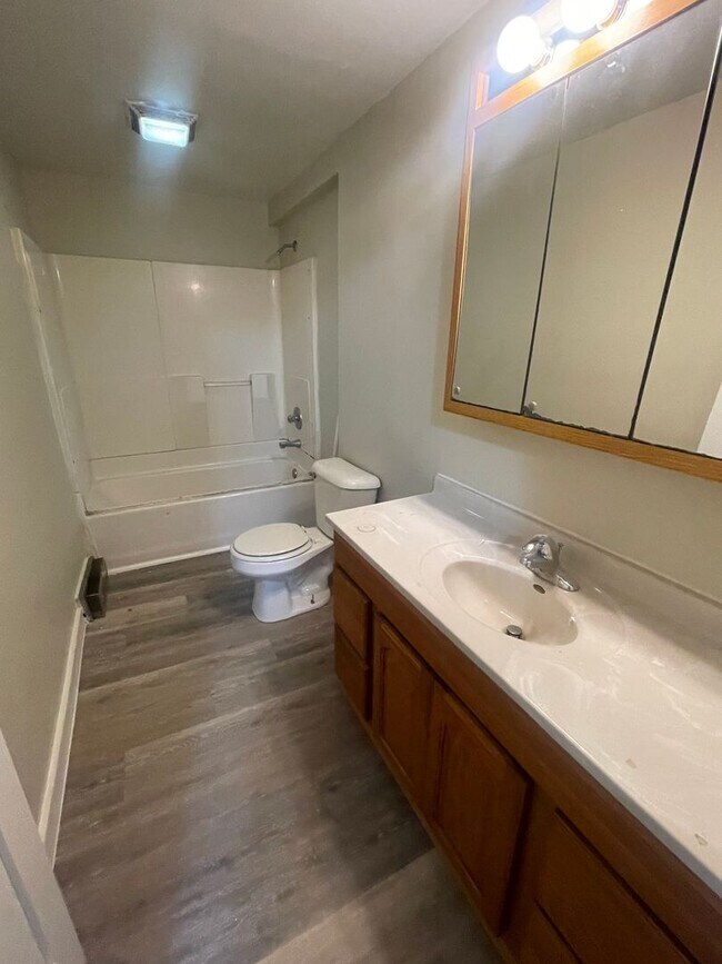 Building Photo - 630 Jackson St