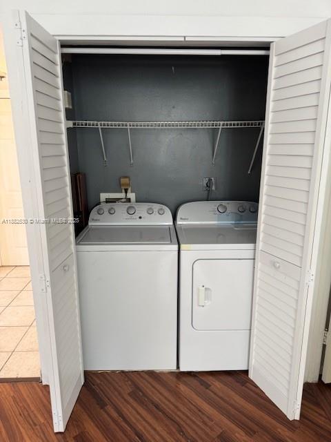 Building Photo - 540 Brickell Key Dr