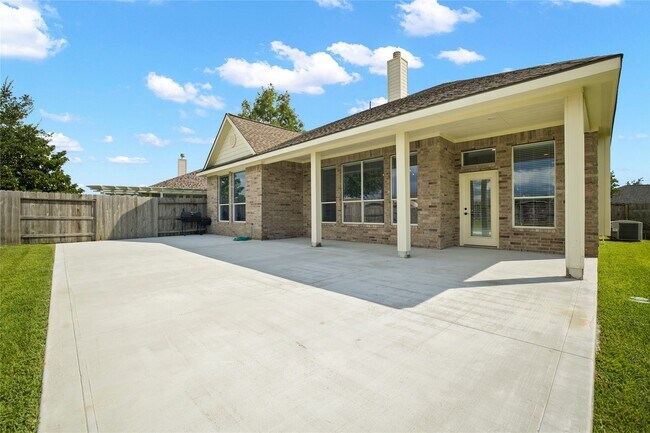 Building Photo - 21818 Blue Shimmering Trl