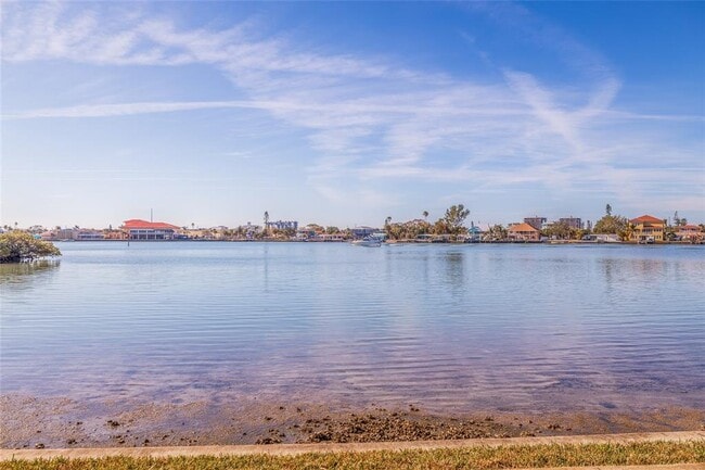 Building Photo - 7902 Sailboat Key Blvd S