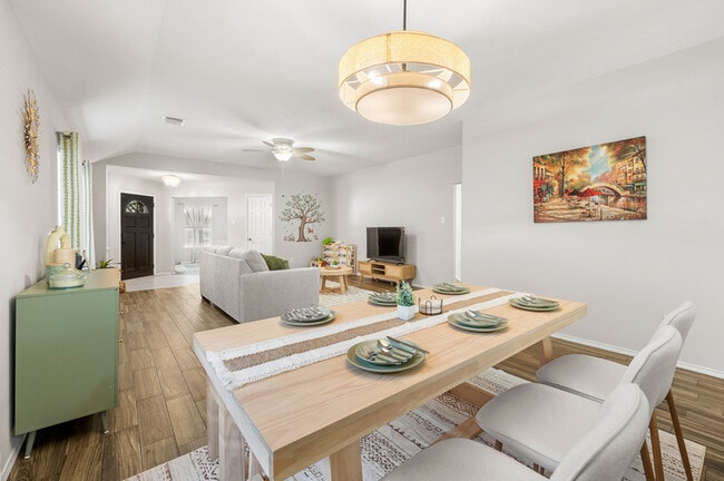 Building Photo - 22211 Bellow Glen Dr