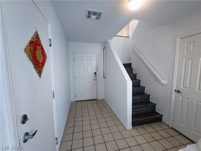 Building Photo - 7282 Cestrum Rd