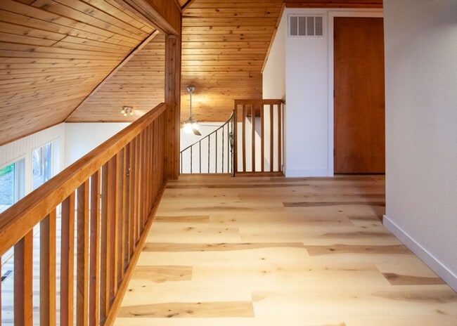 Building Photo - One of a kind home in West Richland