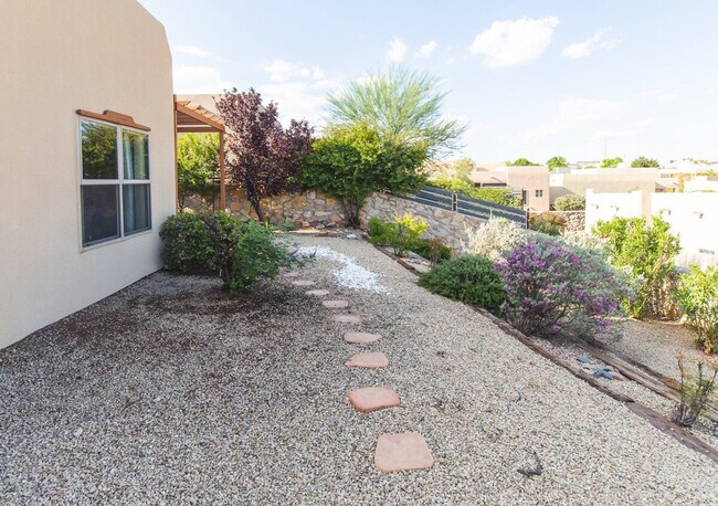 Building Photo - 1932 Sonoma Ranch Blvd