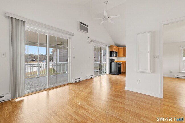 Building Photo - 120 Kenwood Rd