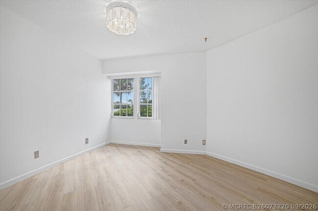 Building Photo - 11635 Ficus St