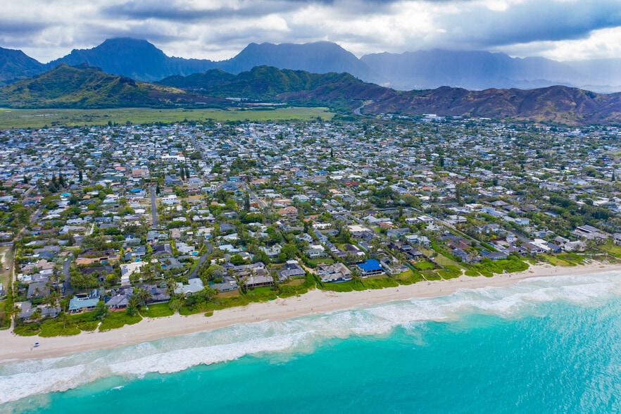 Reverse view of the beach entrance and Kailua. - 408 N Kainalu Dr