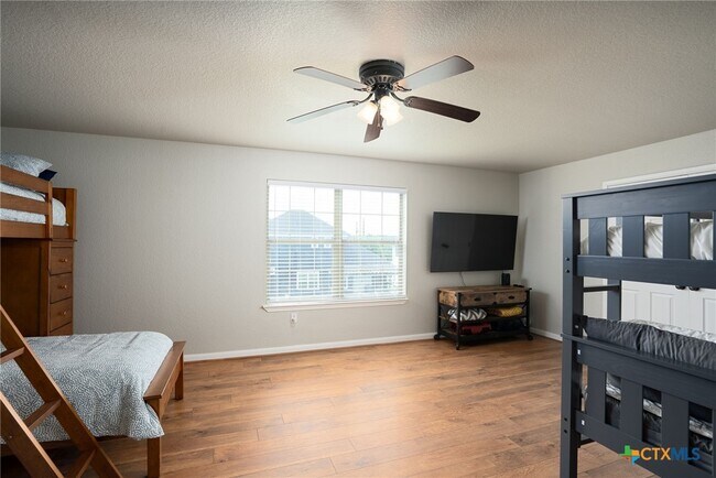 Building Photo - 1526 Bonnyview Dr