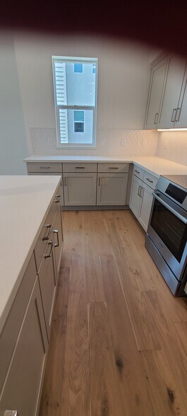 Building Photo - 5601 Linen Ct