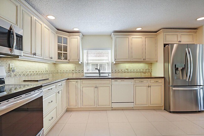 Building Photo - 11337 Little Bear Way