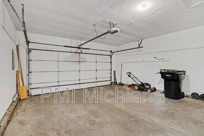 Building Photo - 15888 Muirfield Ct