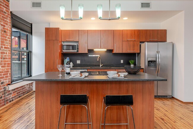 Building Photo - 225 N 4th St