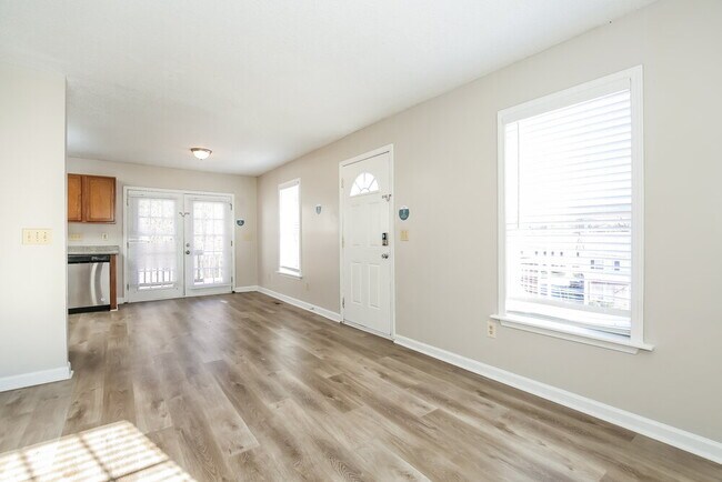 Building Photo - 2346 Floyd St