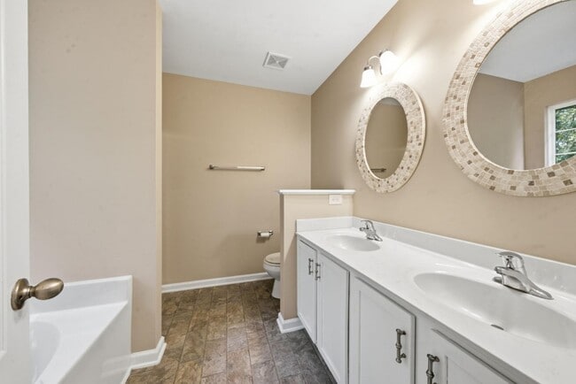 Building Photo - 3527 Londonville Ln