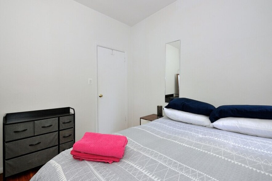 Building Photo - 474 9th Ave