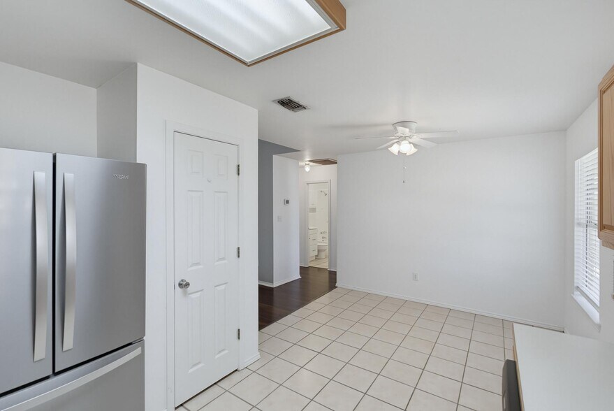 Building Photo - 7917 Thompson Pky