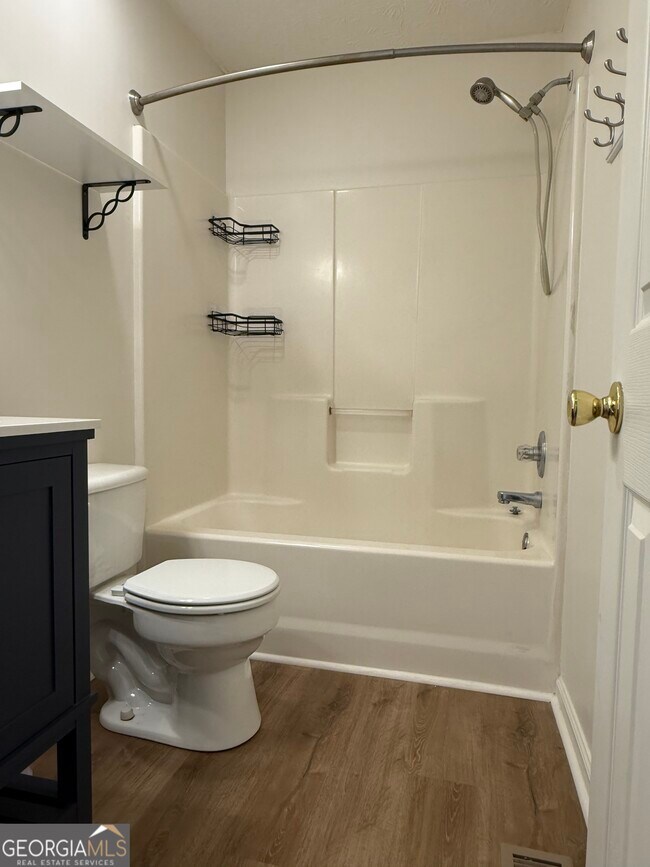 Building Photo - 160 2nd St