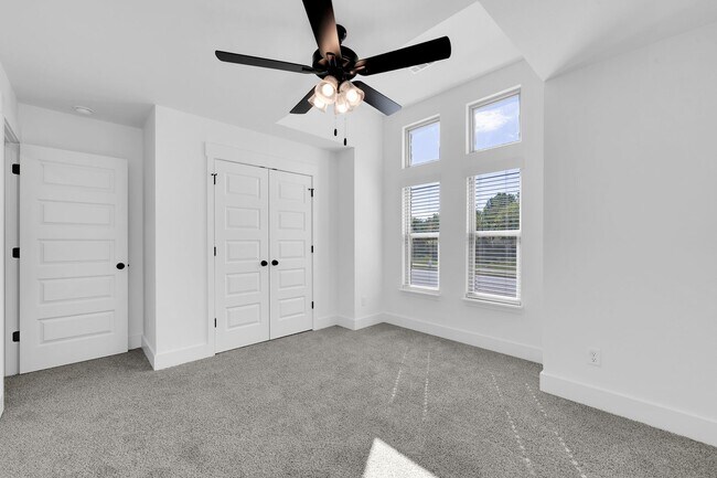 Building Photo - Brand New Home Waiting For you!