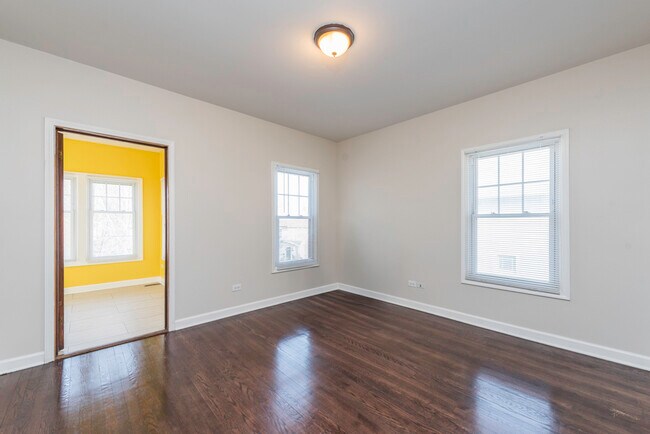 Building Photo - 515 2nd St