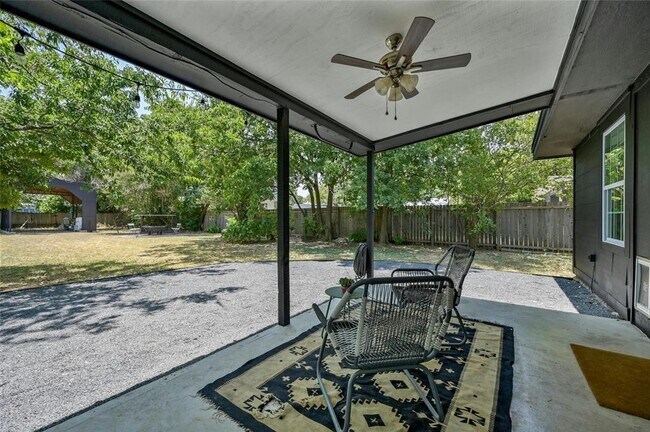 Building Photo - 8415 Bowling Green Dr