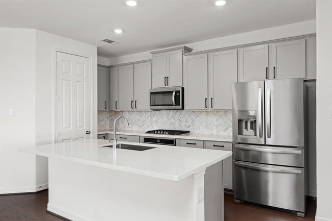 Building Photo - 13525 Emerald Mallard Dr