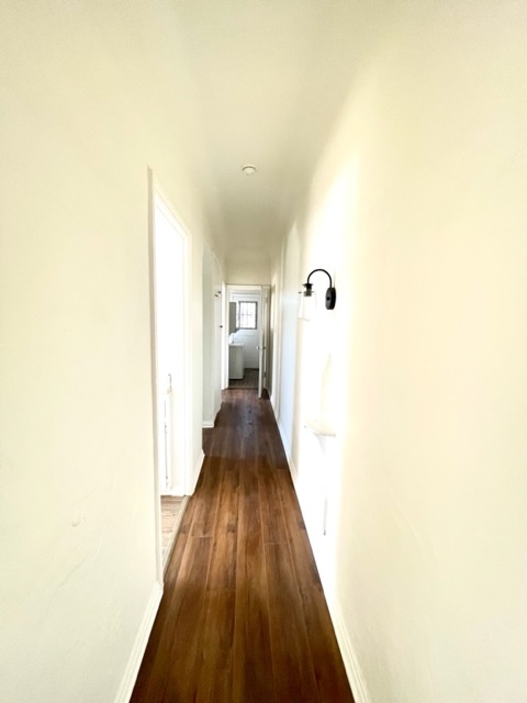 Hallway2 - 2205 S Harcourt Ave