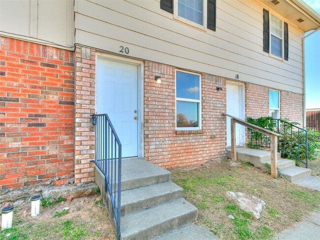 Primary Photo - 817 SW 64th St