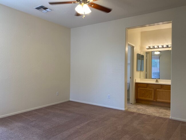 Building Photo - Gilbert 4Bed-2Bath Single Story House for Rent - RV Gate