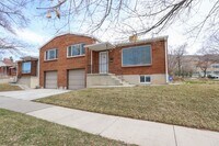 Building Photo - 3 Bedroom Home Near Sugarhouse!