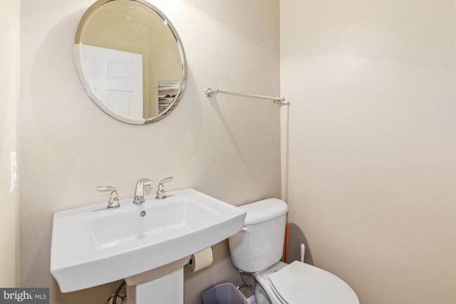 Building Photo - 29 Harbour Heights Dr