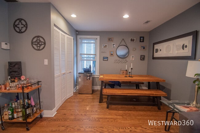 Building Photo - 2733 N Wayne Ave