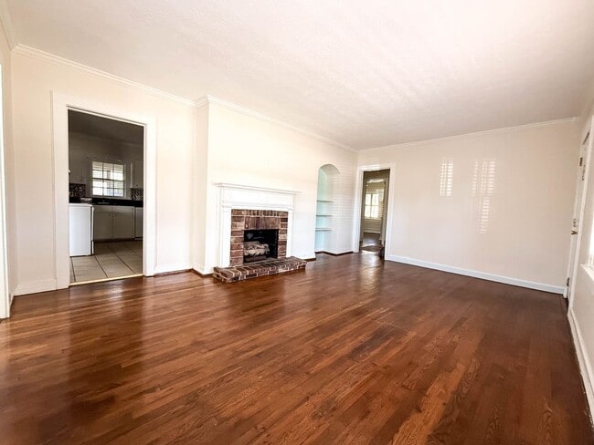 Building Photo - 2525 Camille Dr