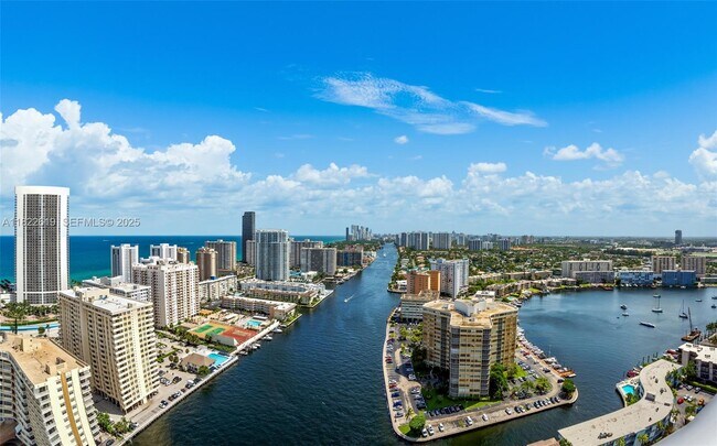 Building Photo - 2600 E Hallandale Beach Blvd