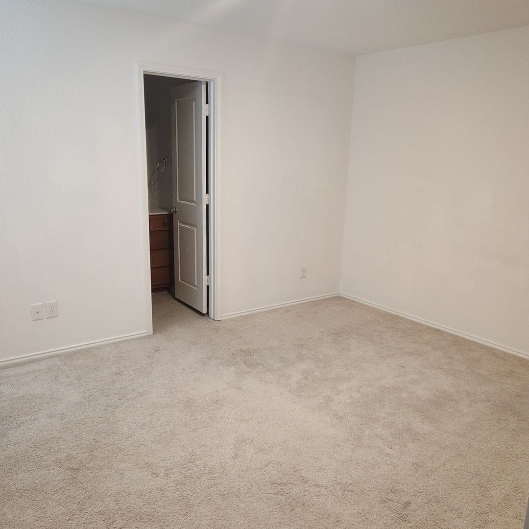 Building Photo - 142 Plumcove Dr