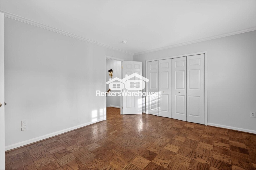 Building Photo - 986 N Royal St