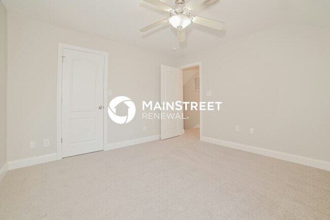 Building Photo - 3 Bedroom Pet-Friendly Home in Corryton, TN with Main Street Renewal