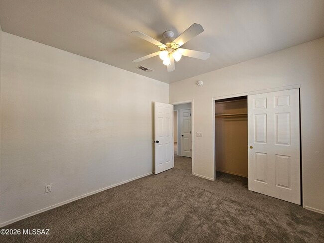 Building Photo - 4389 N Sunset Cliff Dr