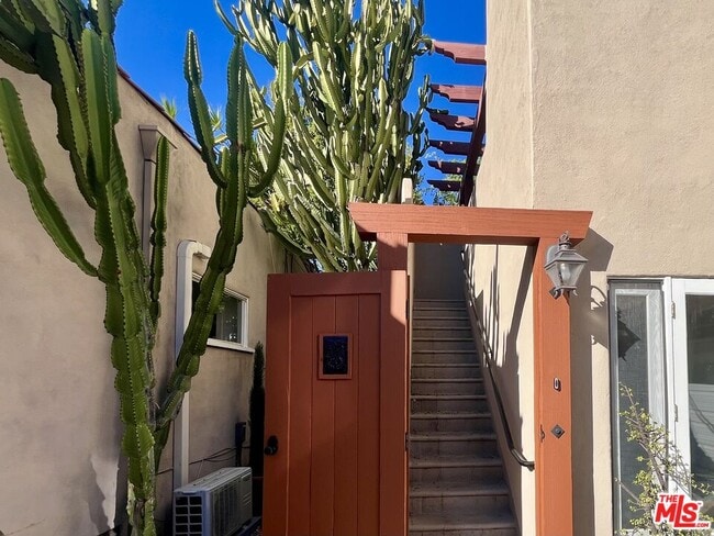 Building Photo - 412 Norwich Dr