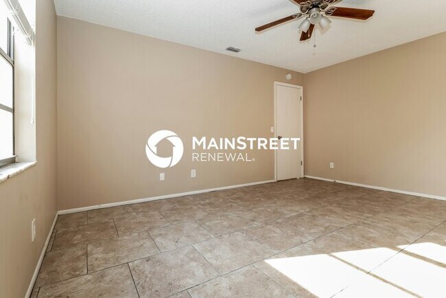 Building Photo - 3 Bedroom Pet-Friendly Home in Port Richey, FL with Main Street Renewal