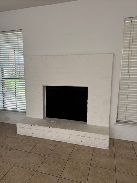 Building Photo - 6645 Wanda Ln