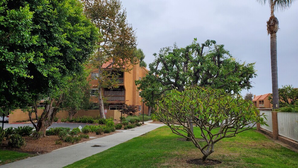 Building Photo - 6600 Warner Ave